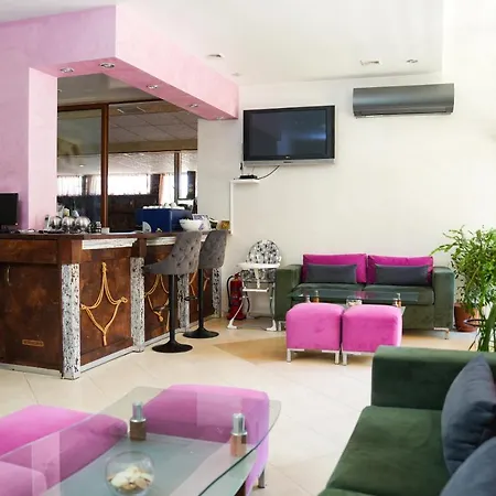 ホテル Akladi Family 3*