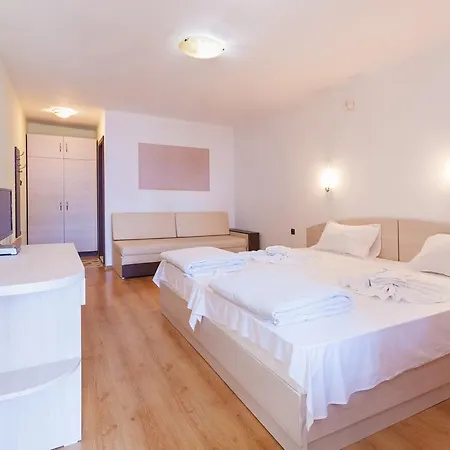 Hotel Akladi Family