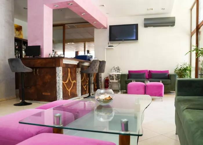 Akladi Family Τσερνομόρετς